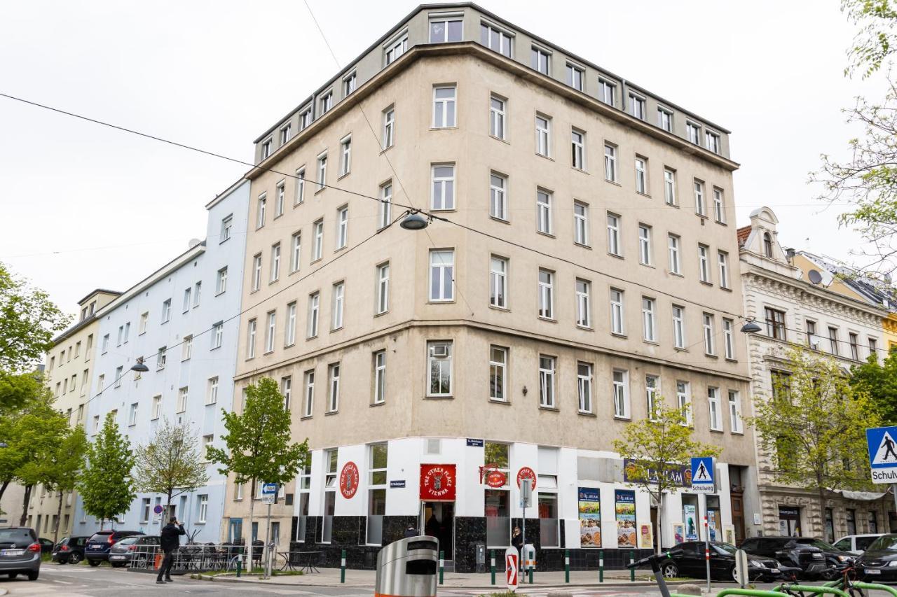 Moonlight Apartment With Porch Near Schoenbrunn And Westbahnhof Vienna Luaran gambar