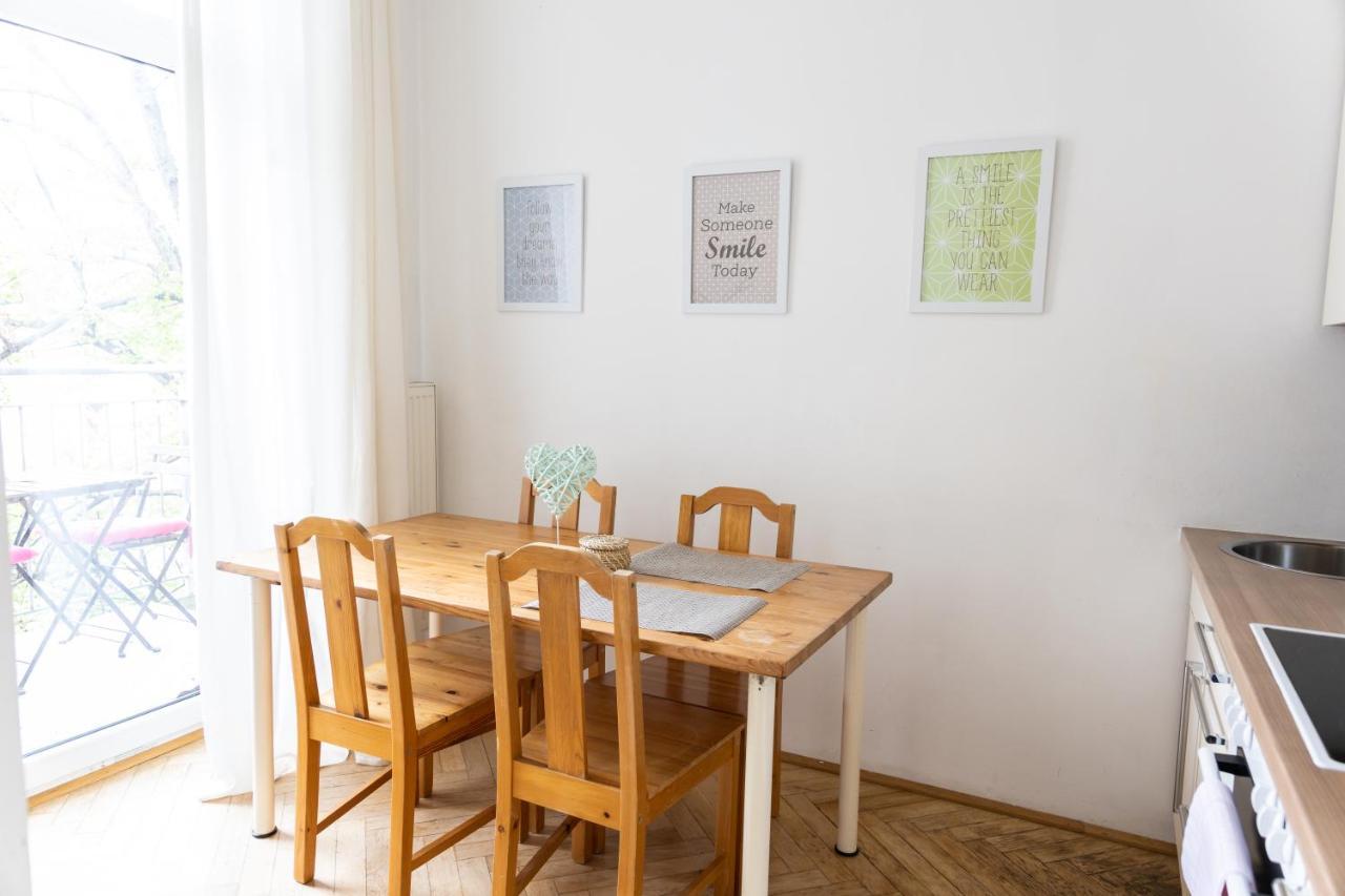 Moonlight Apartment With Porch Near Schoenbrunn And Westbahnhof Vienna Luaran gambar